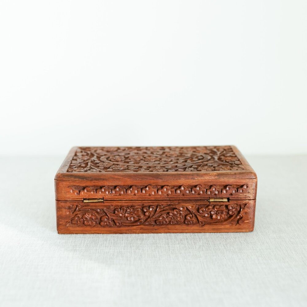 Vintage Hand Carved Wooden Jewelry Trinket Memorial Box Himalayan Jungle Wood - Picture 4 of 16